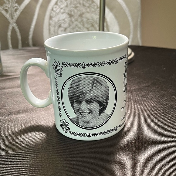 1981 Royal Wedding Commemoration Coffee Mug - Picture 1 of 4